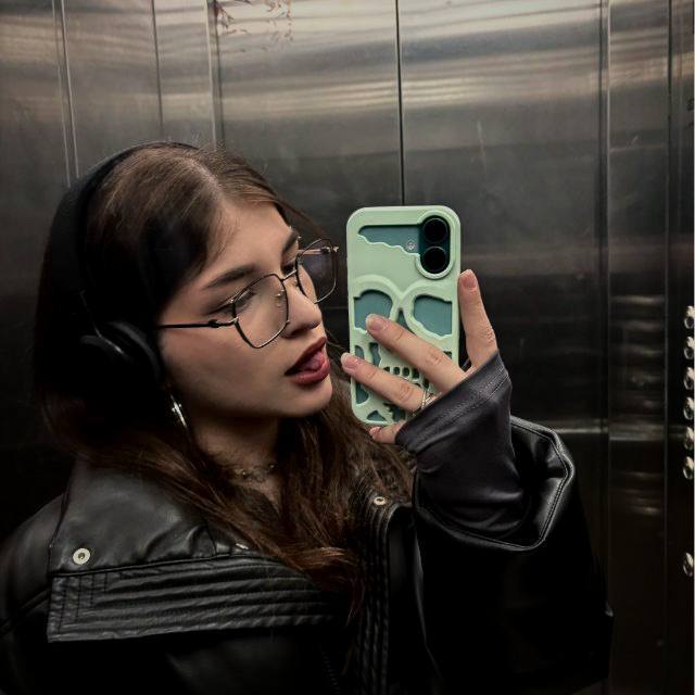 Полина пуговка